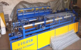 全自動(dòng)菱形穿網(wǎng)機(jī)的雙絲機(jī)和單絲機(jī)的區(qū)別是什么 全自動(dòng)菱形穿網(wǎng)機(jī)的雙絲機(jī)和單絲機(jī)的區(qū)別是什么